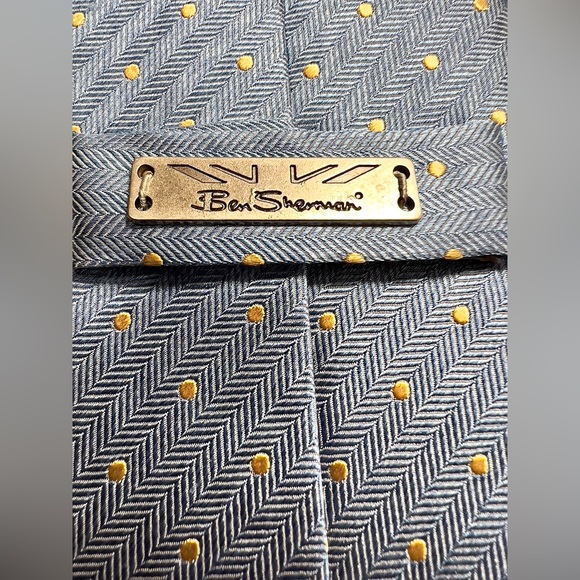 Ben Sherman Tie Modern Light Blue with Gold Polkadots 100% Woven Silk - Picture 5 of 10